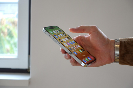 Refurbished iPhone in 2025: Which Model is the Smartest Buy?